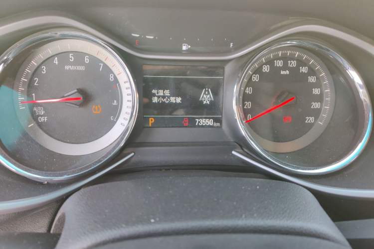 Used Chevrolet Orlando 2019 Redline 530T Automatic Enjoyment Version (5+2 Seating) China VI Odometer Close Up