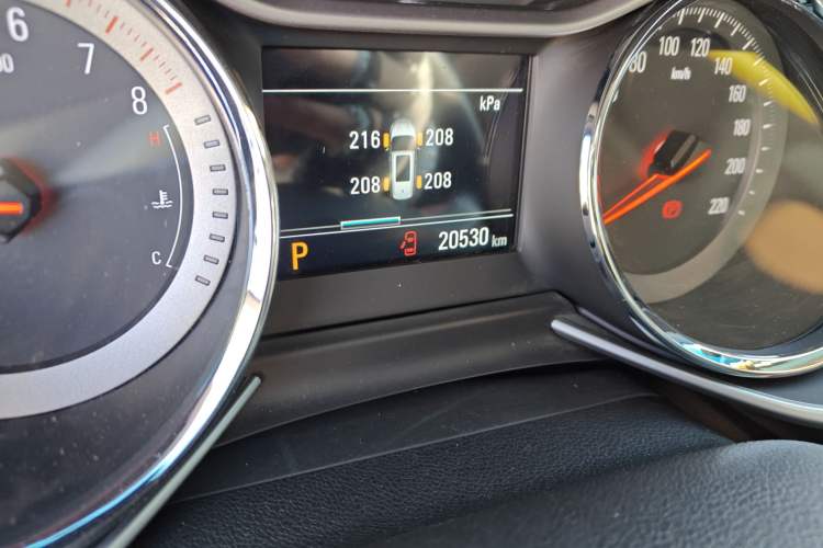 Used Chevrolet Orlando 2019 Redline 530T Automatic Enjoyment Version (5+2 Seating) China VI Odometer Close Up