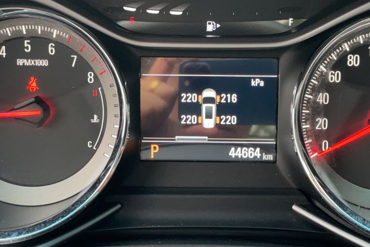 Used Chevrolet Orlando 2019 Redline 530T Automatic Enjoyment Version (5+2 Seating) China VI Odometer Close Up