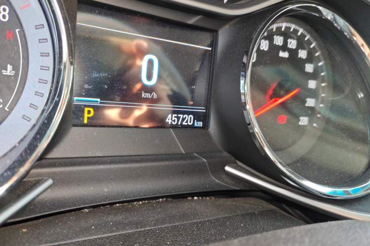 Used Chevrolet Orlando 2019 Redline 530T Automatic Enjoyment Version (5+2 Seating) China VI Odometer Close Up