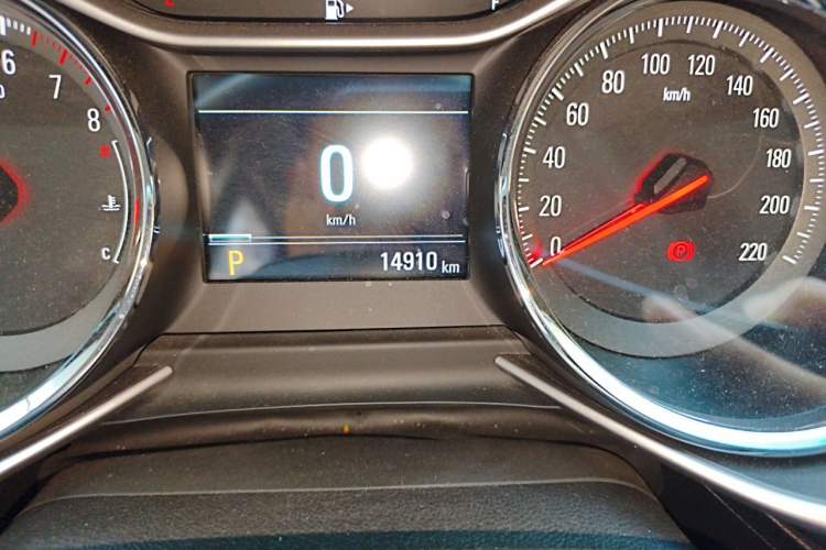 Used Chevrolet Orlando 2019 Redline 530T Automatic Enjoyment Version (5+2 Seating) China VI Odometer Close Up
