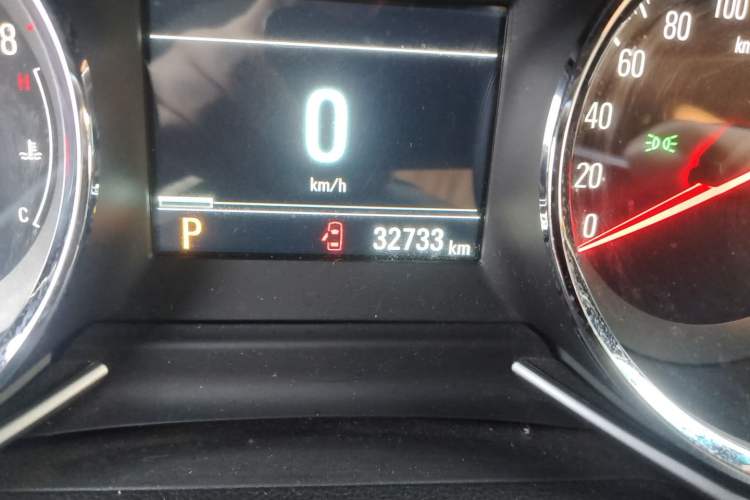 Used Chevrolet Orlando 2019 Redline 530T Automatic Enjoyment Version (5+2 Seating) China VI Odometer Close Up
