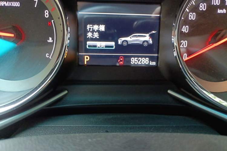 Used Chevrolet Orlando 2019 Redline 530T Automatic Zhaoxiang Edition (5+2 Seating) China VI Odometer Close Up