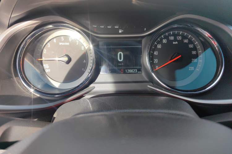 Used Chevrolet Orlando 2019 Redline 530T Automatic Enjoyment Version (5+2 Seating) China VI Odometer Close Up