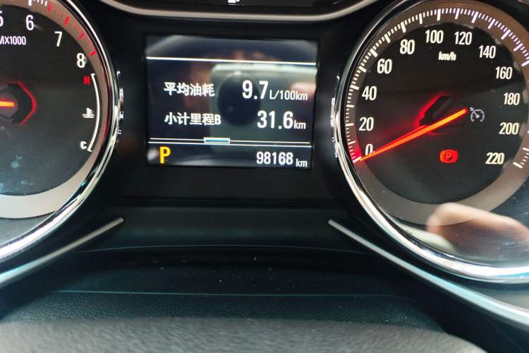 Used Chevrolet Orlando 2019 Redline 530T Automatic Enjoyment Version (5+2 Seating) China VI Odometer Close Up