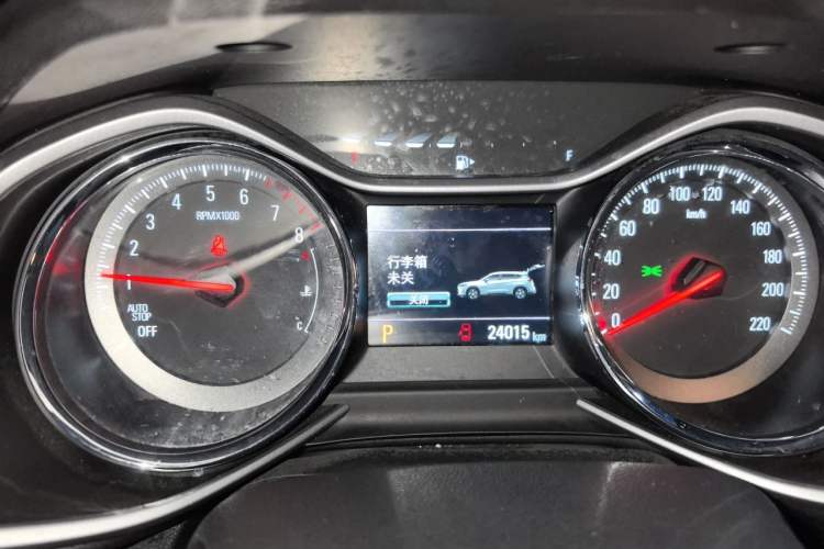 Used Chevrolet Orlando 2019 Redline 530T Automatic Enjoyment Version (5+2 Seating) China VI Odometer Close Up