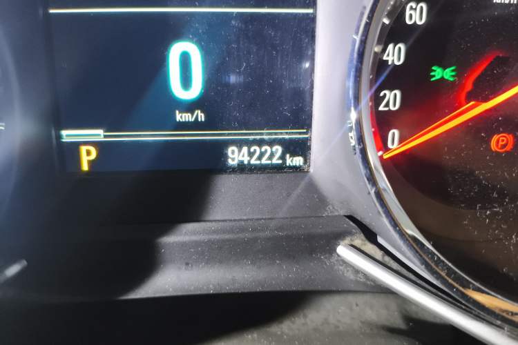 Used Chevrolet Orlando 2019 Redline 530T Automatic Enjoyment Version (5+2 Seating) China VI Odometer Close Up