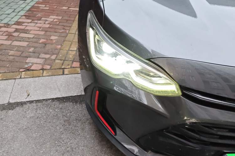 Used Chevrolet Orlando 2019 Redline 530T Automatic Luxury Edition (5-seat model) – China VI Standard Right Front Headlight