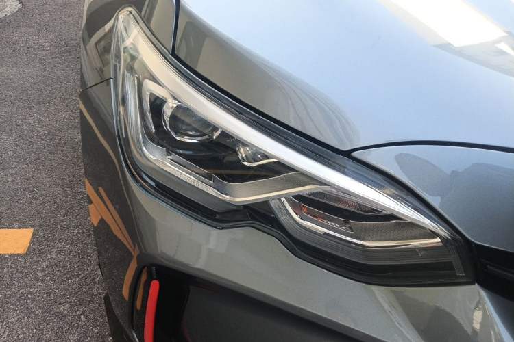 Used Chevrolet Orlando 2019 Redline 530T Automatic Enjoyment Version (5+2 Seating) China VI Right Front Headlight