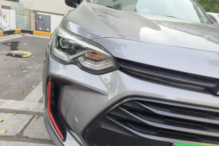 Used Chevrolet Orlando 2019 Redline 530T Automatic Enjoyment Version (5+2 Seating) China VI Right Front Headlight