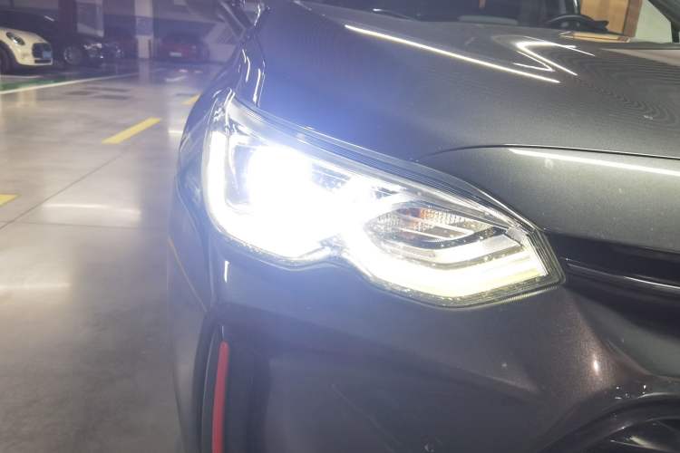 Used Chevrolet Orlando 2019 Redline 530T Automatic Zhaoxiang Edition (5+2 Seating) China VI Right Front Headlight