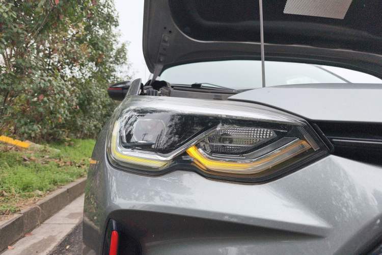 Used Chevrolet Orlando 2019 Redline 530T Automatic Luxury Edition (5-seat model) – China VI Standard Right Front Headlight