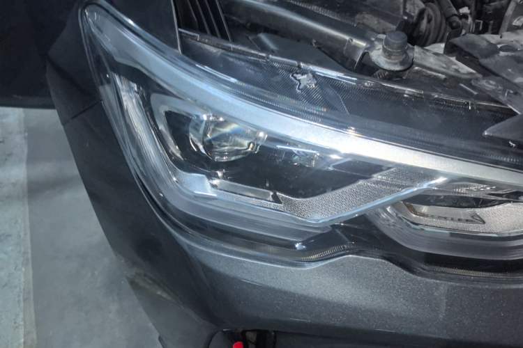 Used Chevrolet Orlando 2019 Redline 530T Automatic Enjoyment Version (5+2 Seating) China VI Right Front Headlight