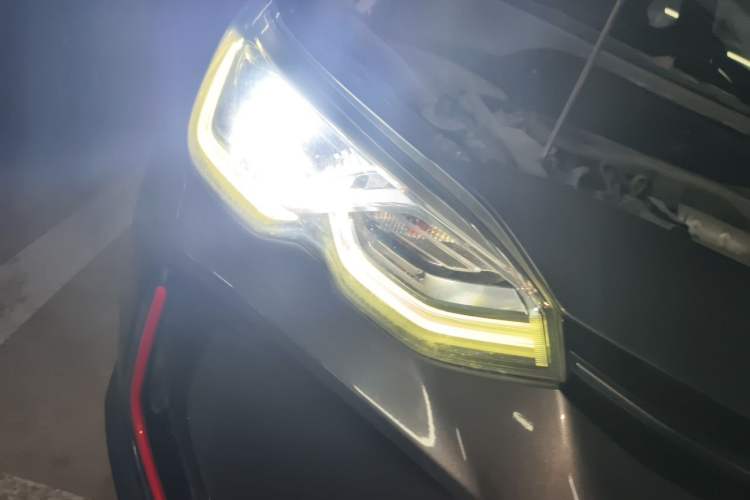 Used Chevrolet Orlando 2019 Redline 530T Automatic Enjoyment Version (5+2 Seating) China VI Right Front Headlight