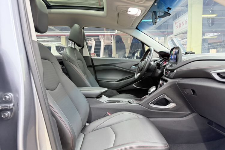 Used Chevrolet Orlando 2019 Redline 530T Automatic Enjoyment Version (5+2 Seating) China VI Right Front Seat