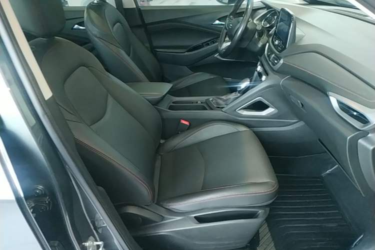 Used Chevrolet Orlando 2019 Redline 530T Automatic Enjoyment Version (5+2 Seating) China VI Right Front Seat