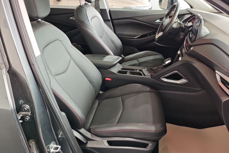 Used Chevrolet Orlando 2019 Redline 530T Automatic Enjoyment Version (5+2 Seating) China VI Right Front Seat