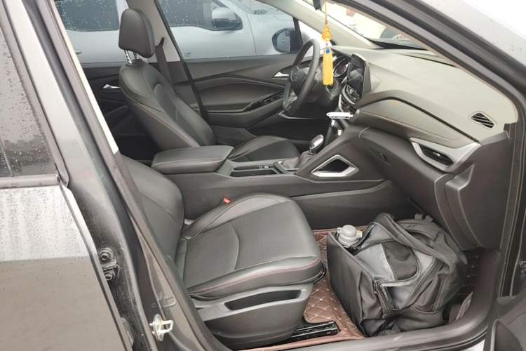 Used Chevrolet Orlando 2019 Redline 530T Automatic Enjoyment Version (5+2 Seating) China VI Right Front Seat