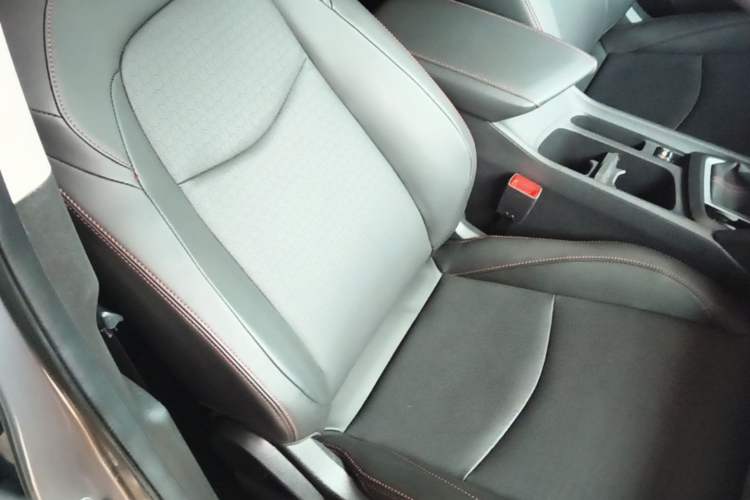 Used Chevrolet Orlando 2019 Redline 530T Automatic Enjoyment Version (5+2 Seating) China VI Right Front Seat