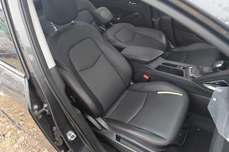 Used Chevrolet Orlando 2019 Redline 530T Automatic Enjoyment Version (5+2 Seating) China VI Right Front Seat