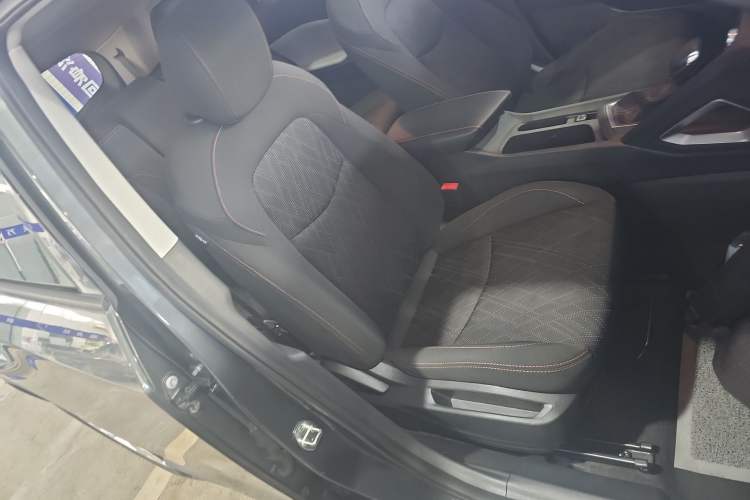 Used Chevrolet Orlando 2019 530T Automatic Luxury Edition (5+2 Seater) – China VI Standard Right Front Seat