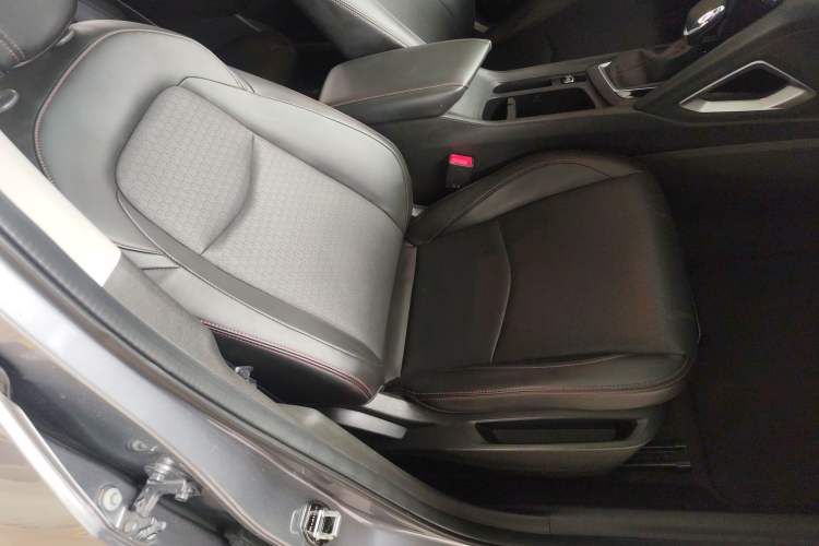 Used Chevrolet Orlando 2019 Redline 530T Automatic Enjoyment Version (5+2 Seating) China VI Right Front Seat
