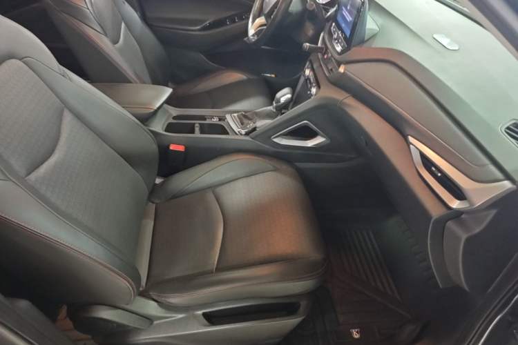 Used Chevrolet Orlando 2019 Redline 530T Automatic Enjoyment Version (5+2 Seating) China VI Right Front Seat