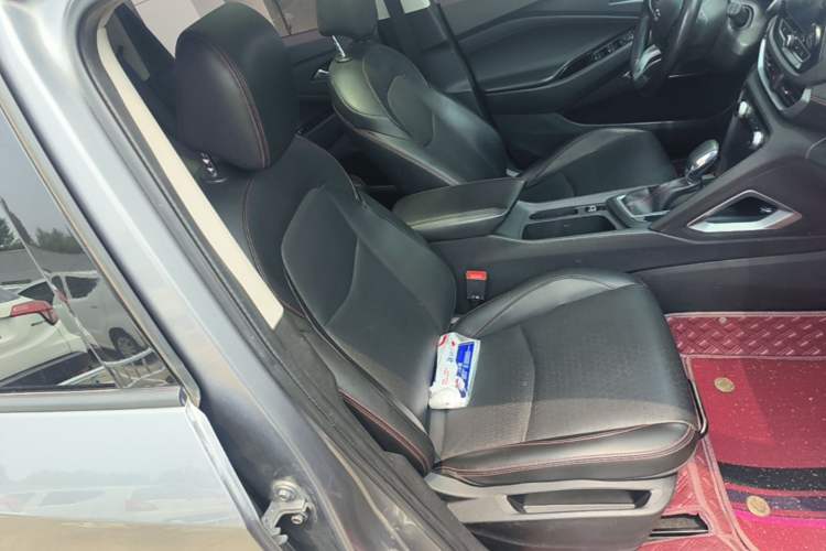 Used Chevrolet Orlando 2019 Redline 530T Automatic Enjoyment Version (5+2 Seating) China VI Right Front Seat