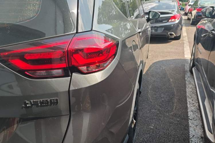 Used Chevrolet Orlando 2019 Redline 530T Automatic Enjoyment Version (5+2 Seating) China VI Right Rear Taillight