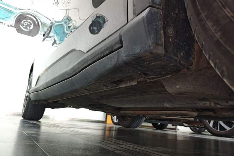 Used Chevrolet Orlando 2019 Redline 530T Automatic Enjoyment Version (5+2 Seating) China VI Right Side Sill