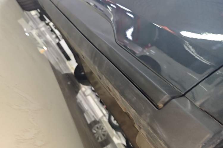 Used Chevrolet Orlando 2019 Redline 530T Automatic Enjoyment Version (5+2 Seating) China VI Right Side Sill