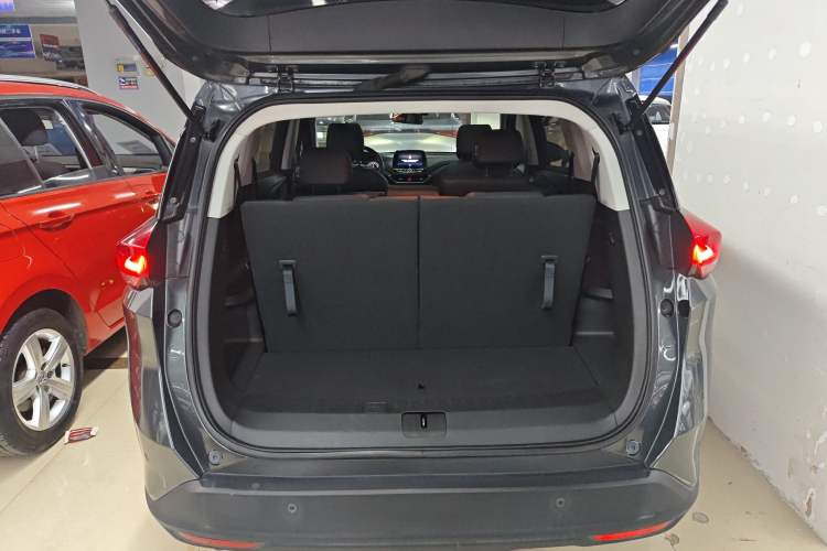 Used Chevrolet Orlando 2019 Redline 530T Automatic Enjoyment Version (5+2 Seating) China VI Trunk