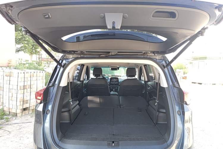 Used Chevrolet Orlando 2019 Redline 530T Automatic Enjoyment Version (5+2 Seating) China VI Trunk