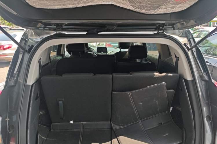 Used Chevrolet Orlando 2019 Redline 530T Automatic Enjoyment Version (5+2 Seating) China VI Trunk