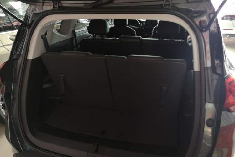Used Chevrolet Orlando 2019 Redline 530T Automatic Enjoyment Version (5+2 Seating) China VI Trunk