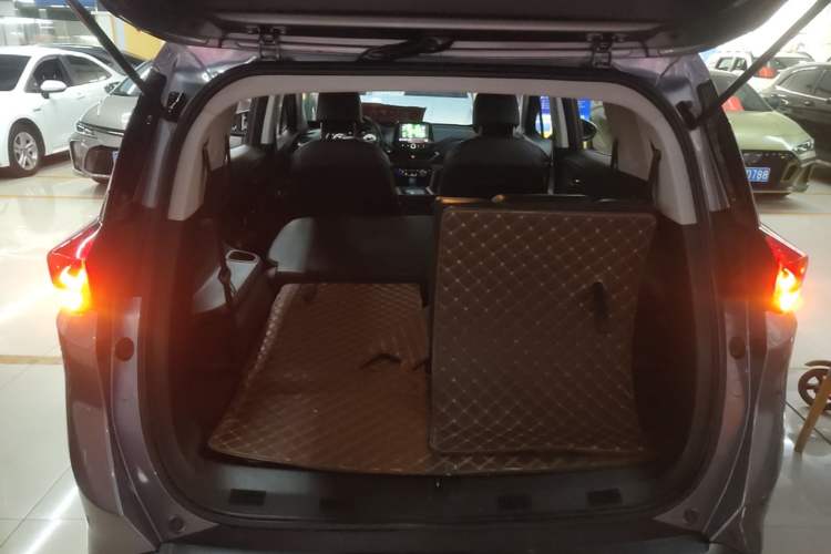 Used Chevrolet Orlando 2019 Redline 530T Automatic Enjoyment Version (5+2 Seating) China VI Trunk