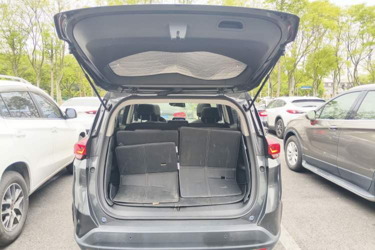 Used Chevrolet Orlando 2019 Redline 530T Automatic Enjoyment Version (5+2 Seating) China VI Trunk