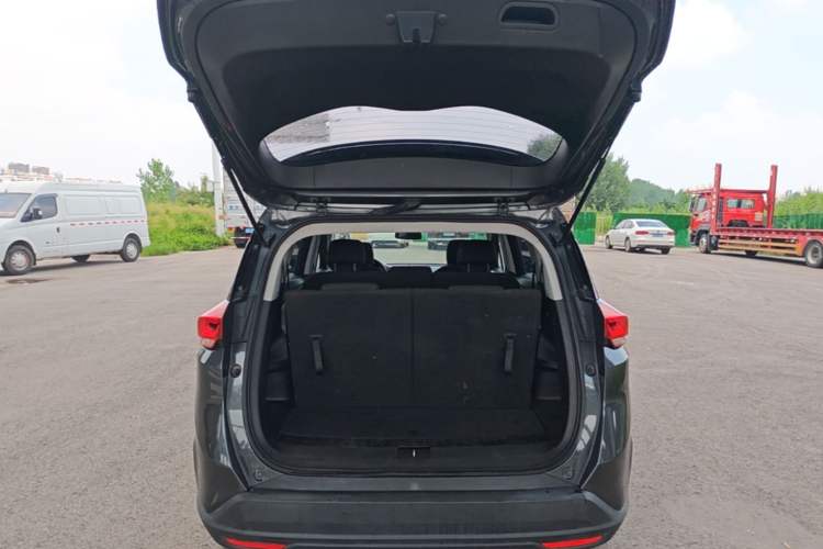 Used Chevrolet Orlando 2019 530T Automatic Luxury Edition (5+2 Seater) – China VI Standard Trunk