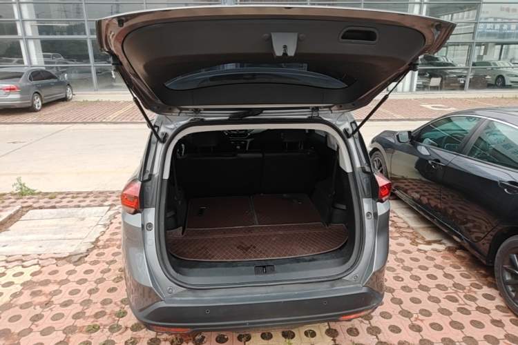 Used Chevrolet Orlando 2019 Redline 530T Automatic Enjoyment Version (5+2 Seating) China VI Trunk