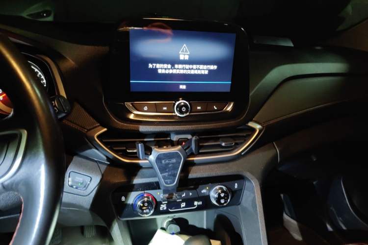 Used Chevrolet Orlando 2019 Redline 530T Automatic Enjoyment Version (5+2 Seating) China VI Audio And AC Panel
