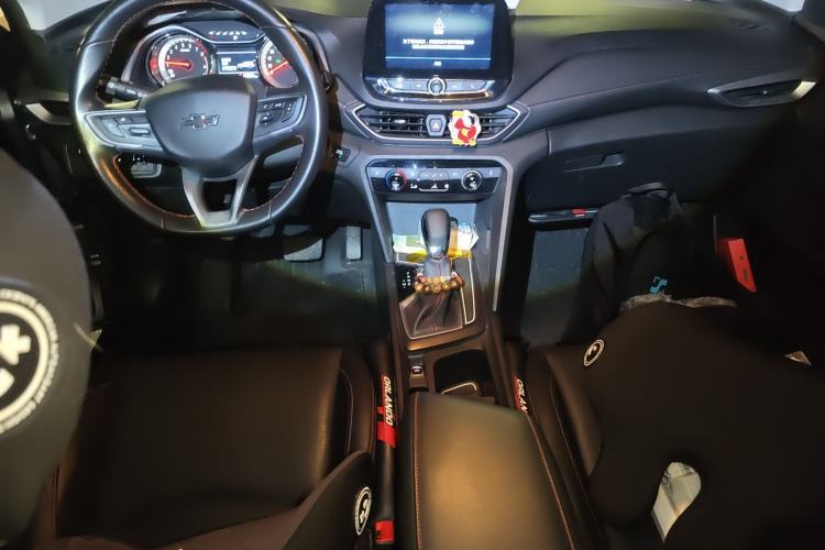 Used Chevrolet Orlando 2019 Redline 530T Automatic Enjoyment Version (5+2 Seating) China VI Center Console