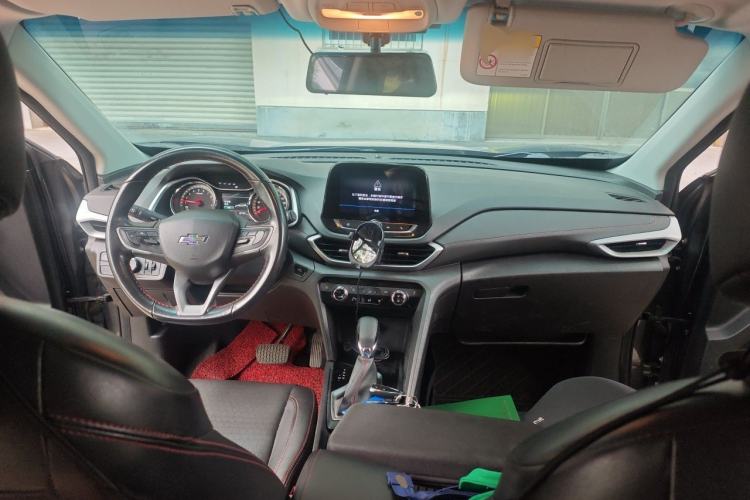 Used Chevrolet Orlando 2019 Redline 530T Automatic Enjoyment Version (5+2 Seating) China VI Center Console