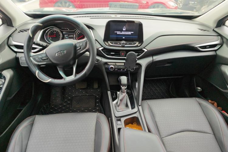 Used Chevrolet Orlando 2019 Redline 530T Automatic Enjoyment Version (5+2 Seating) China VI Center Console