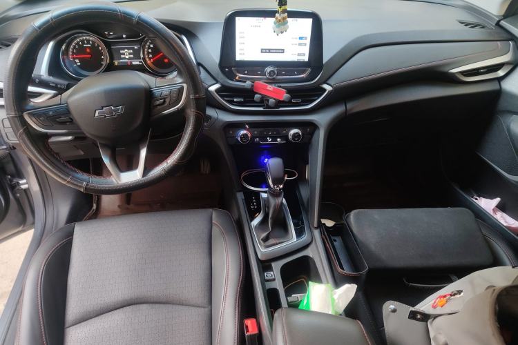 Used Chevrolet Orlando 2019 Redline 530T Automatic Enjoyment Version (5+2 Seating) China VI Center Console