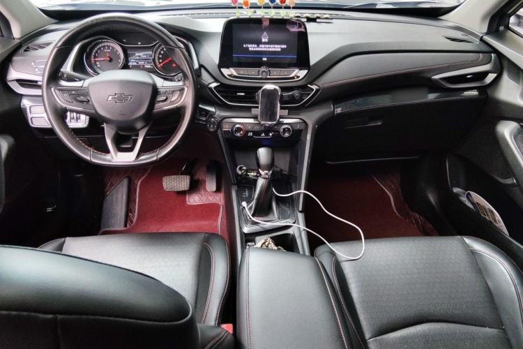 Used Chevrolet Orlando 2019 Redline 530T Automatic Enjoyment Version (5+2 Seating) China VI Center Console