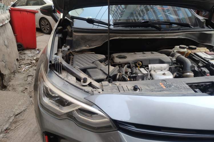 Used Chevrolet Orlando 2019 Redline 530T Automatic Enjoyment Version (5+2 Seating) China VI Engine Bay Right