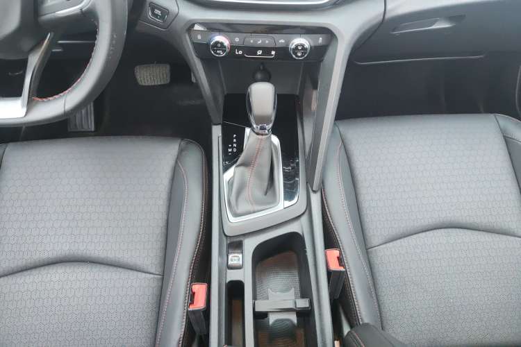 Used Chevrolet Orlando 2019 Redline 530T Automatic Enjoyment Version (5+2 Seating) China VI Gear Lever