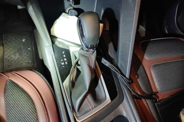 Used Chevrolet Orlando 2019 Redline 530T Automatic Enjoyment Version (5+2 Seating) China VI Gear Lever