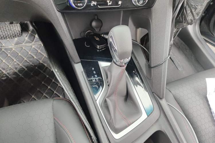 Used Chevrolet Orlando 2019 Redline 530T Automatic Enjoyment Version (5+2 Seating) China VI Gear Lever