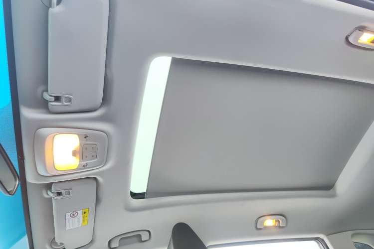 Used Chevrolet Orlando 2019 Redline 530T Automatic Enjoyment Version (5+2 Seating) China VI Headliner